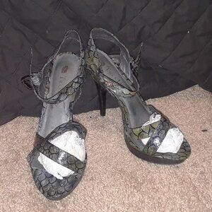 TWO LIPS STLETTO HEEL